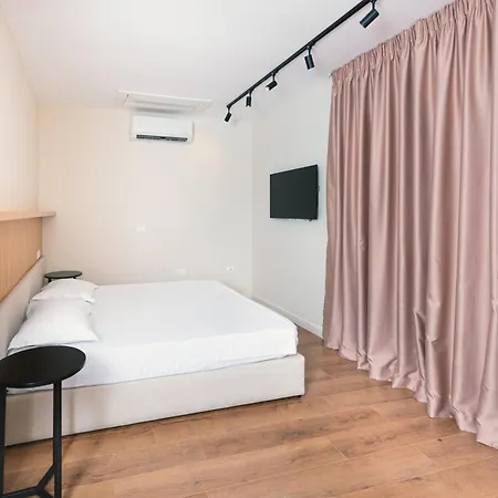 Relax Center 3* טיראנה