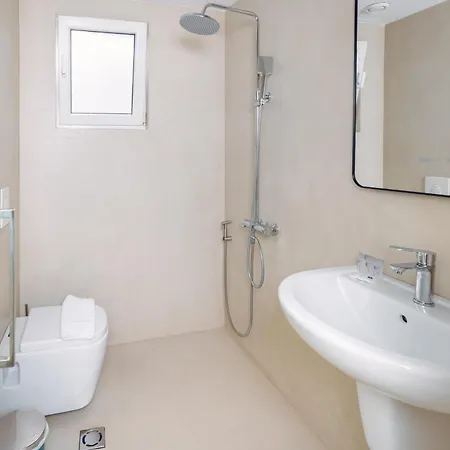 Relax Center מלון טיראנה