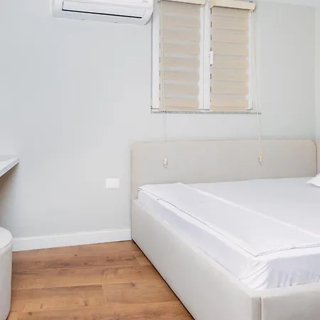Relax Center 3* טיראנה