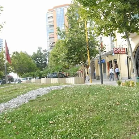 Relax Center מלון טיראנה