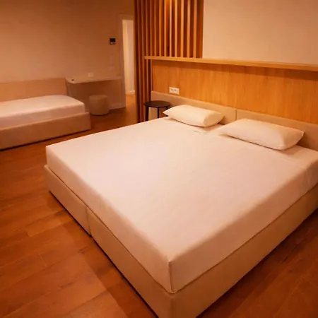 Отель Relax Center Тирана