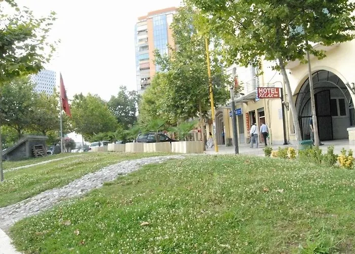 Relax Center 호텔 티라나